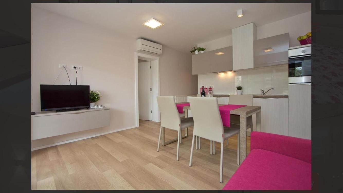 Adria Apartments Porec Exterior photo